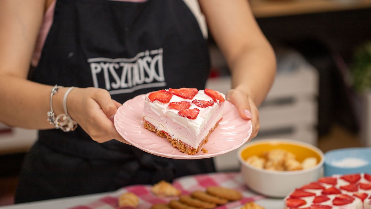 Truskawkowe ciasto bez pieczenia- Pyszności