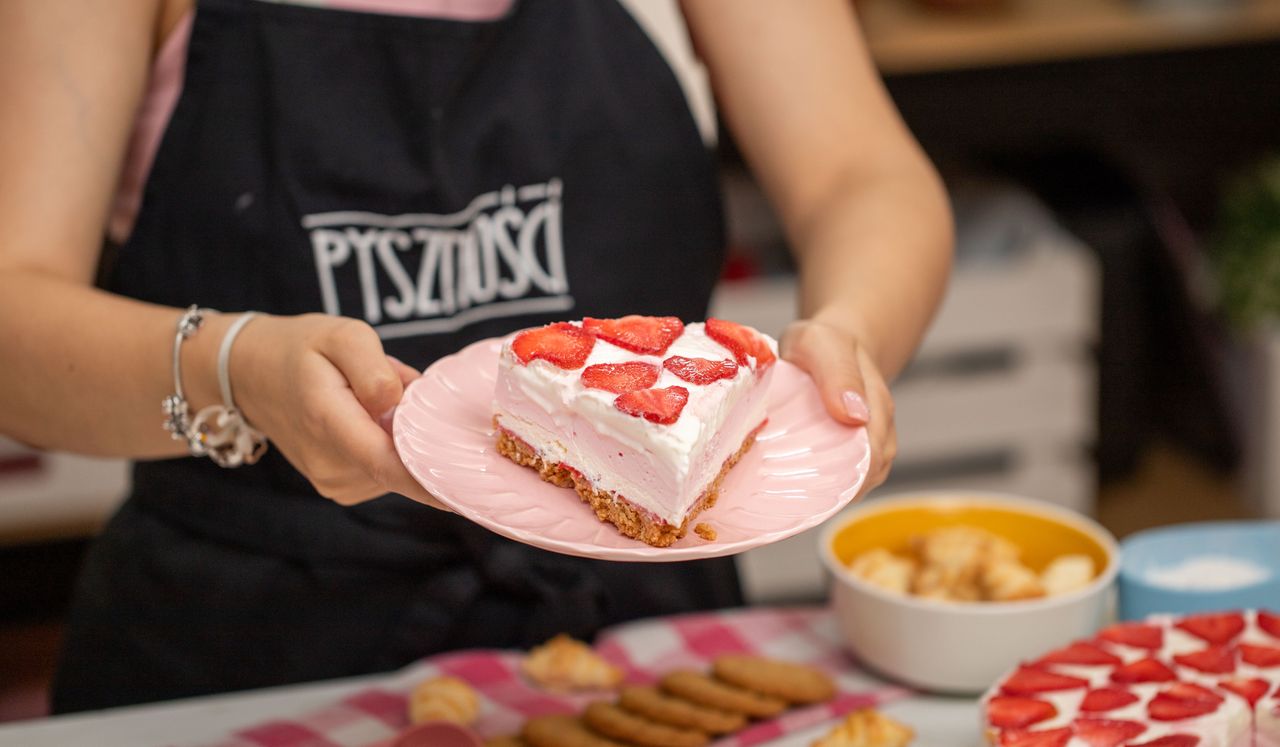 Truskawkowe ciasto bez pieczenia- Pyszności