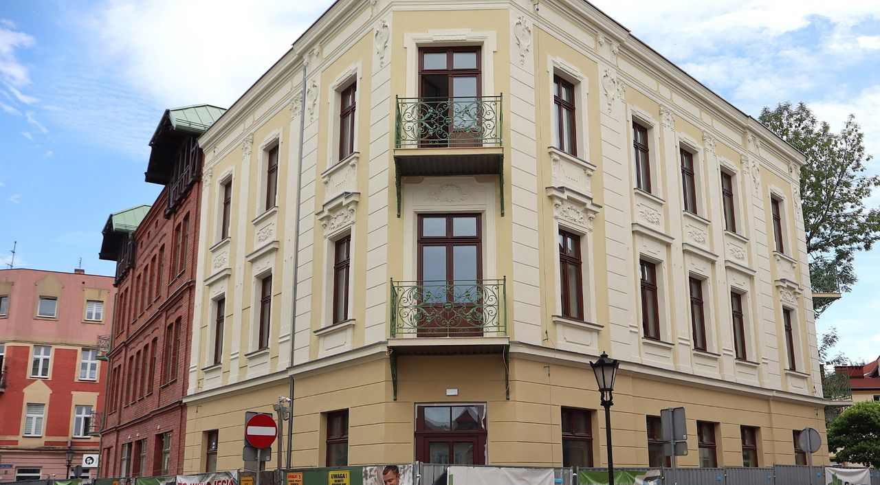 Oświęcim: Zmienia się oblicze starówki. Finisz remontu kamienic