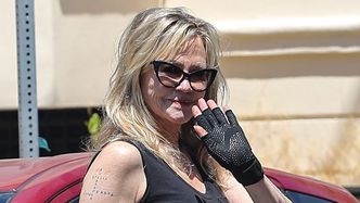 Melanie Griffith pochwaliła się OSOBLIWYM TATUAŻEM. Wcześniej to miejsce zarezerwowane było dla jej ukochanego... (ZDJĘCIA)