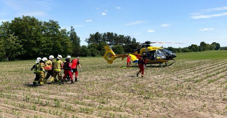 Wypadek drogowy w Bobrownikach. Trzy osoby w szpitalu, na miejscu interweniował śmigłowiec LPR