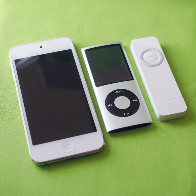 iPod Touch 5 gen, iPod Nano 4 gen, iPod Shuffle 1 gen (Ralph Gillen / Shutterstock.com)