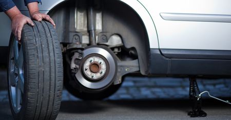 Goodyear: czas na inteligentne opony z własną aplikacją i... porośnięte mchem