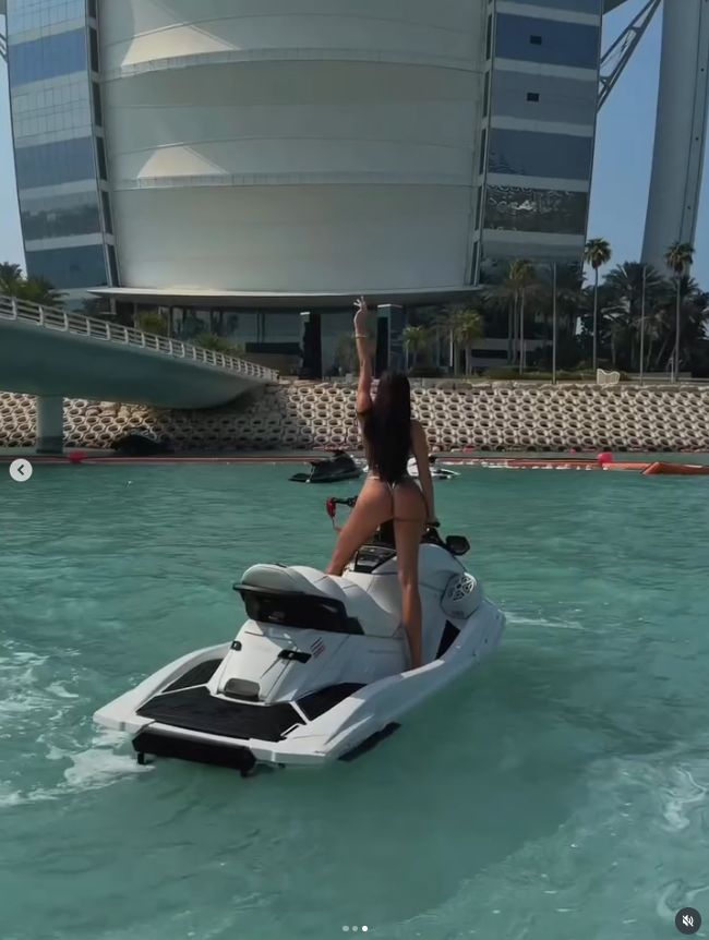 Justyna Gradek na skuterze wodnym w Dubaju