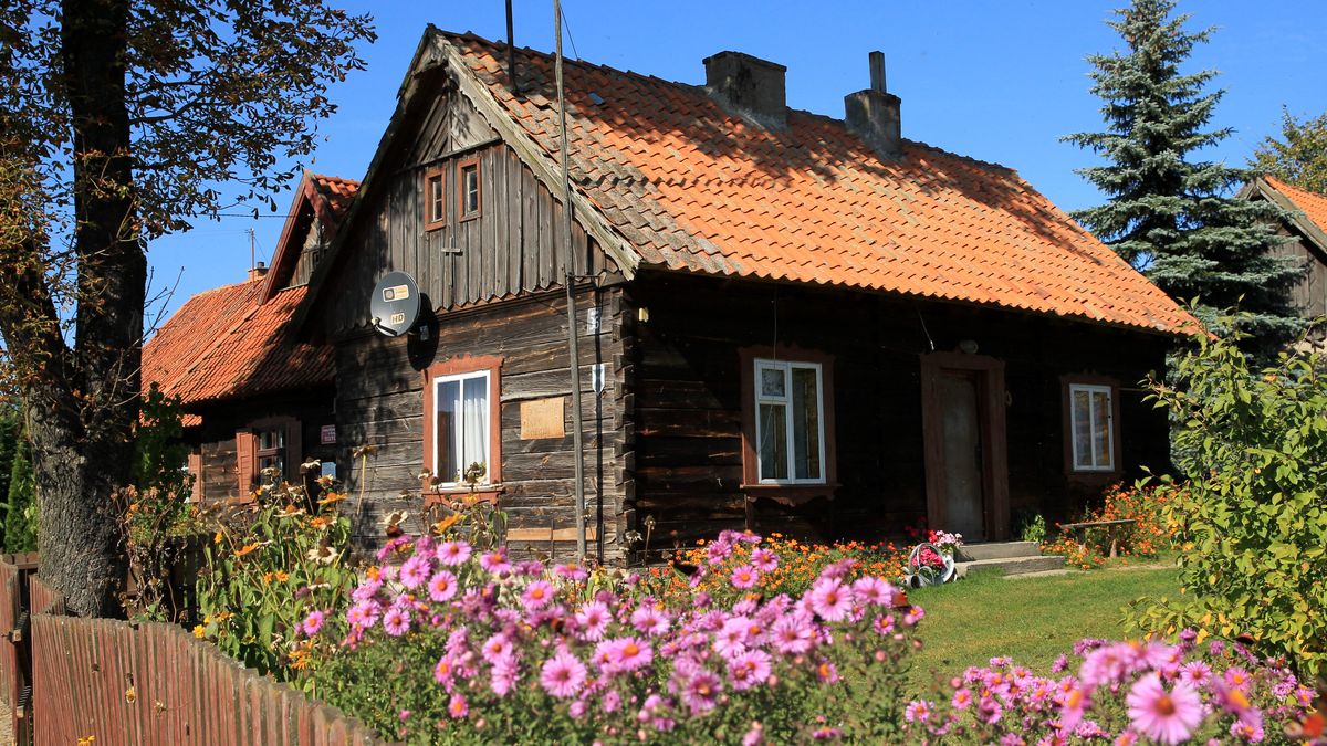 Zabytkowe cha�upy z drewna
Tomasz Waszczuk
architektura, budownictwo drewniane, cha�upa, chata, chaty, dom drewniany, domy drewniane, drewniana, drewniane, turystyka, urbanistyka, Warmia i Mazury, wiejska, zabudowa wiejska, zabytki, zabytkowa