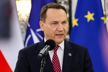Sikorski po rozmowach z szefem MSZ ZEA. Jest komunikat MSZ
