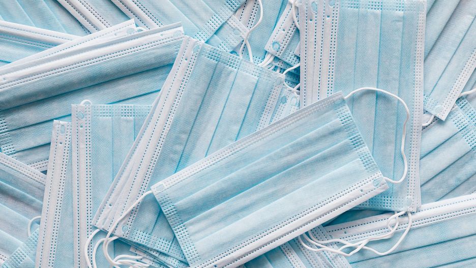 Włoscy więźniowie będą produkować 800 tysięcy maseczek ochronnych dziennie