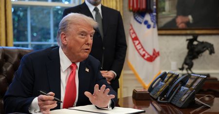 "Korzystne dla Ukrainy i większości jej obywateli". Jakie efekty przyniesie umowa z USA?