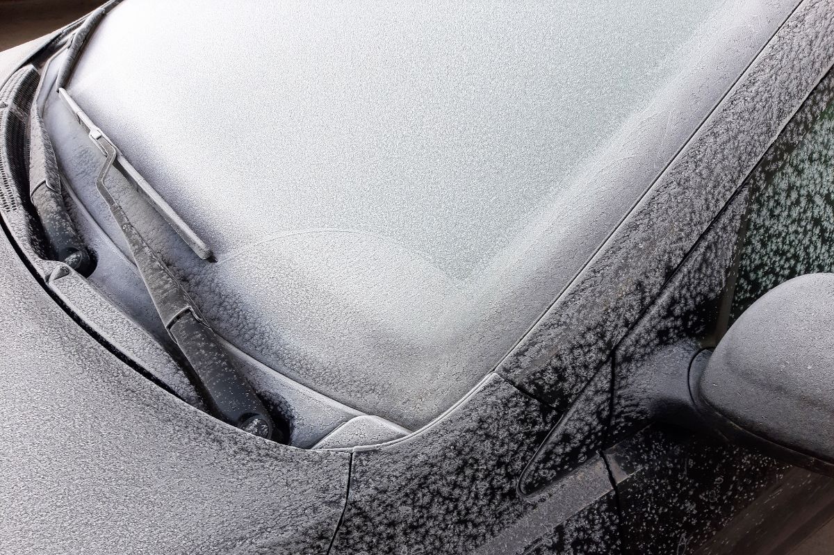 A simple way to defrost a car window.