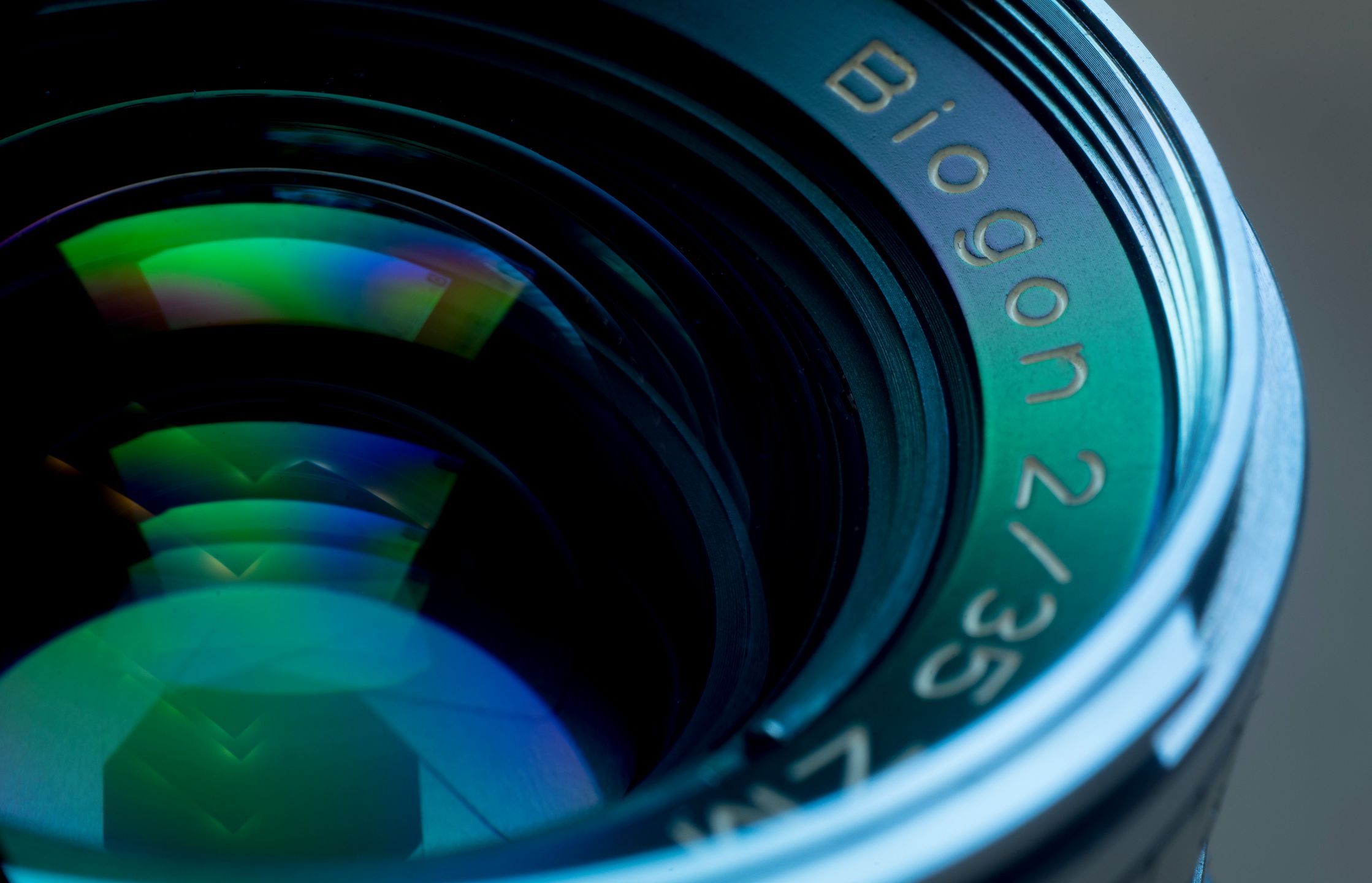 Trzydzieści pięć milimetrów najlepszej klasyki dla bezlusterkowców - Zeiss Biogon ZM 35 mm f/2 1