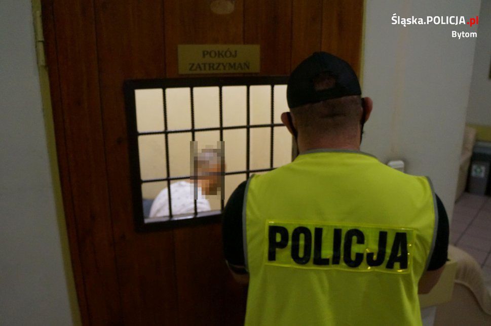 Policjanci z Bytomia zatrzymali złodziei, którzy specjalizowali się w kradzieży katalizatorów. 