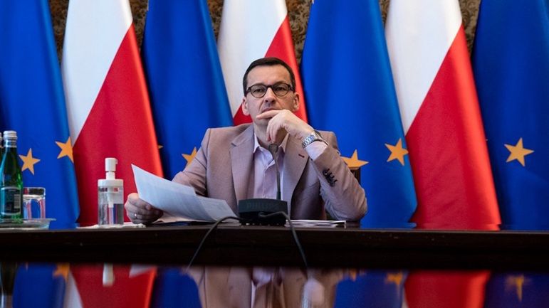 Premier Mateusz Morawiecki zapowiada, że dla większości emerytów Polski Ład ma być neutralny podatkowo. Tylko 2 tysiące spośród nich będzie musiało dopłacać. Albo i nie, jeśli wygrają w sądzie...   