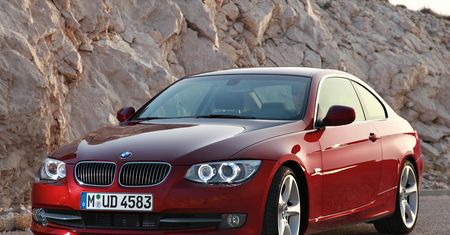 Sprawa BMW na placu budowy wyjaśniona. Właściciel już zabrał auto