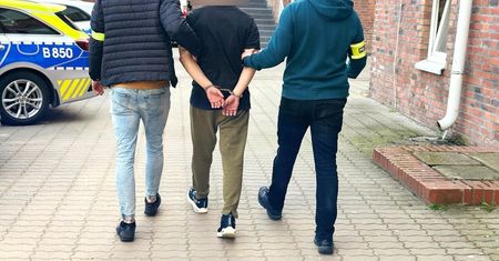 Zaatakował nastolatka w biały dzień. Na tym się nie skończyło