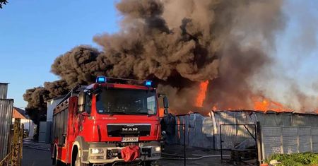 Gigantyczny pożar fabryki. Wszystko spłonęło