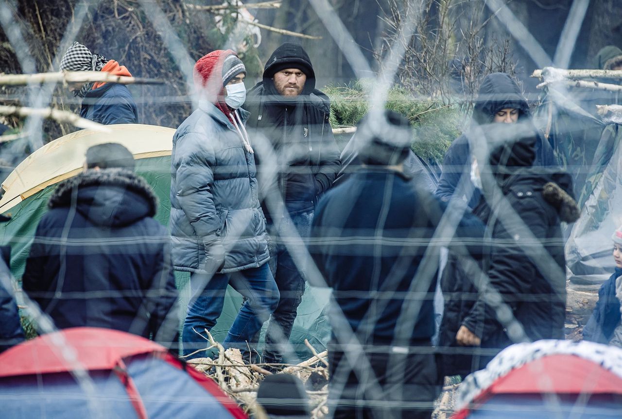 Kryzys na granicy. Migranci opuścili koczowisko w Kuźnicy. "Zabrali ze sobą kłody"