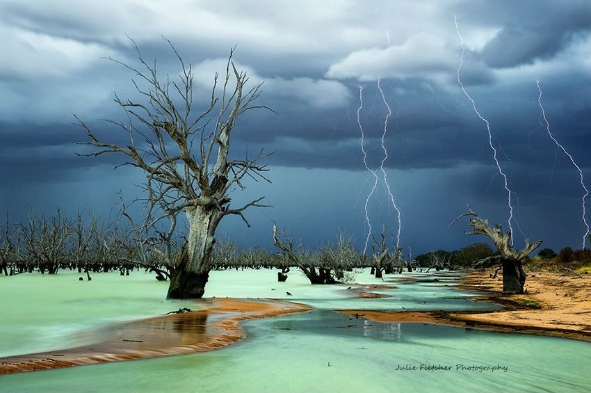 Uciekła z miasta i fotografuje krajobrazy Australii