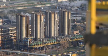 Grupa Azoty Puławy wstrzymuje część produkcji, tłumacząc to wysokimi cenami gazu