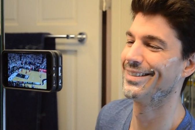 Zero G: samoprzylepna obudowa do smartfona. Kijek od selfie ma kolejnego przeciwnika 5