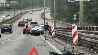 Warszawa: Zjeżdżając z trasy S8 w Prymasa uderzył w barierki