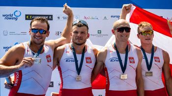 Srebro mistrzostw Europy dla zawodnika AZS UMK Toruń. Mirosław Ziętarski na podium w Varese