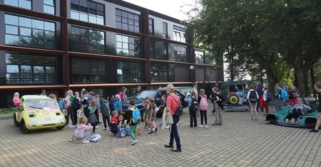 Studenci Politechniki Lubelskiej zaskakują najmłodszych wyjątkowymi pojazdami