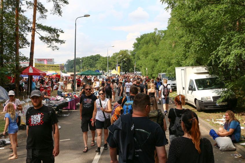 Tysiące ludzi, którzy przyjeżdżają na wielkie festiwale i koncerty, szukają noclegów w okolicy