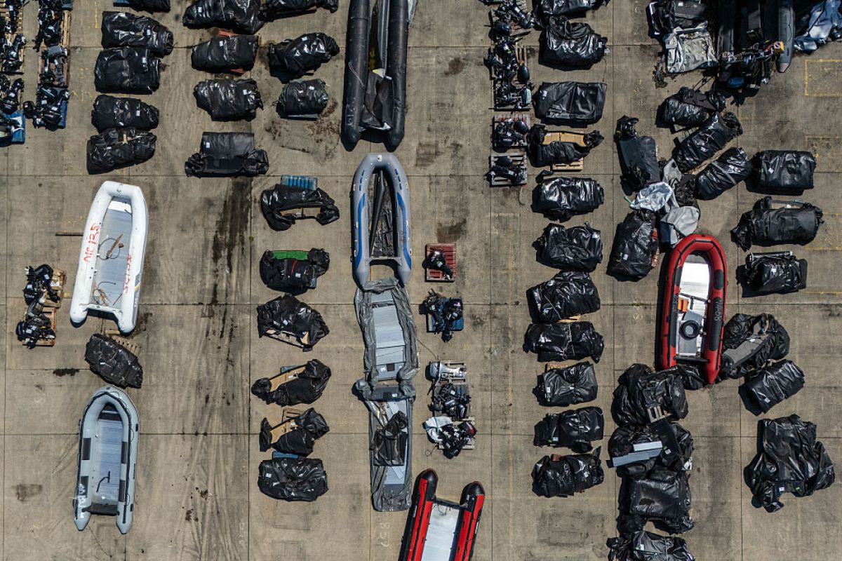 4,7 mld funtów rocznie. Wielka Brytania wydaje majątek na utrzymanie migrantów