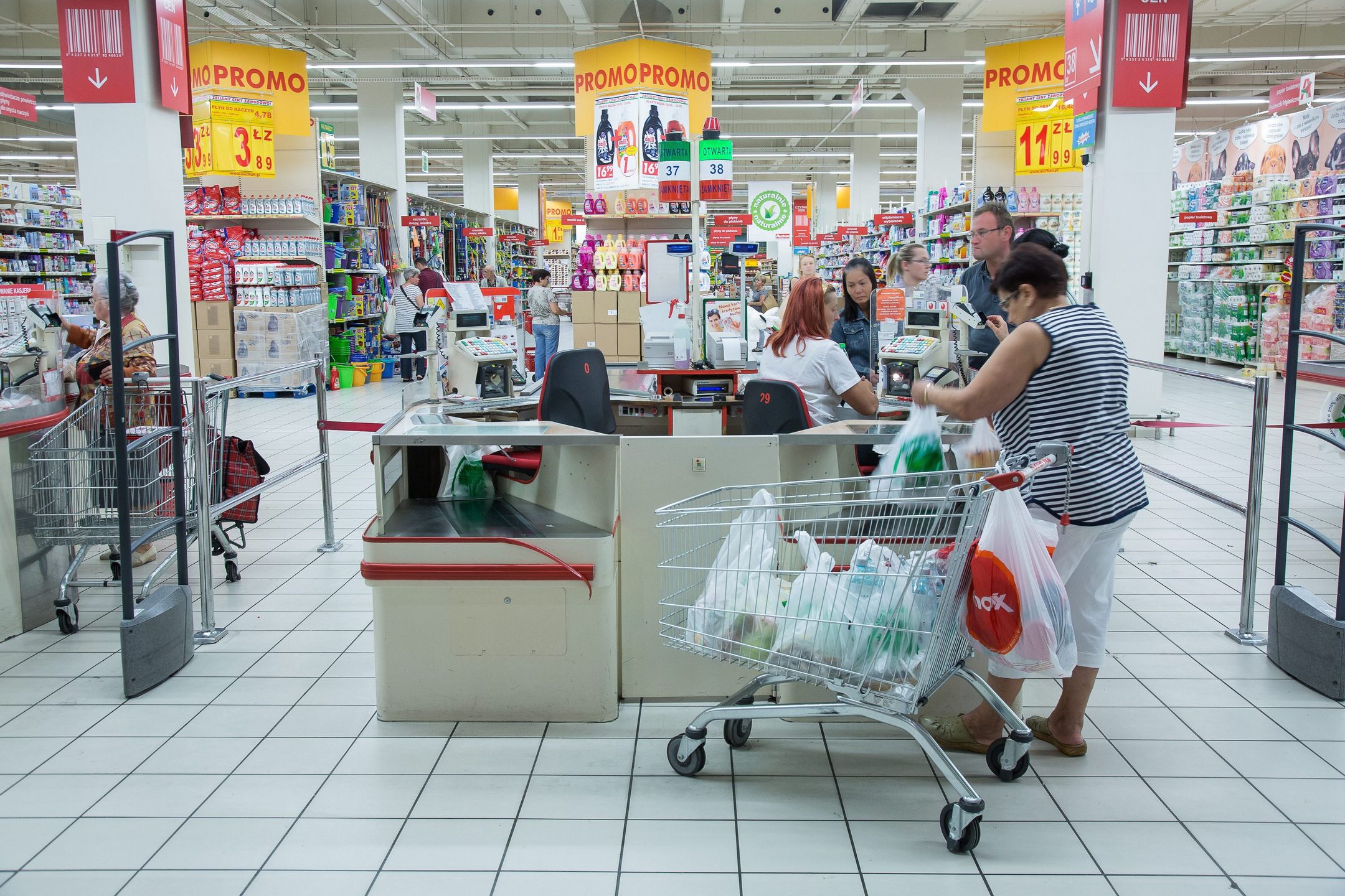 Centrum handlowe Wola ParkMarek Gorczy�skicentrum handlowe, ekonomia, foli�wka, galeria, galeria handlowa, handel, handel, handlowa, hipermarket, kasa wozek, reklam�wka, sklep, torebka foliowa, Warszawa, Wola Park, zakupy