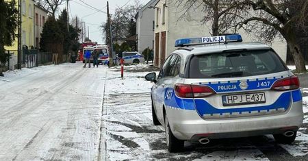 Rzucił się na nich z nożem, bo byli za głośno. Nie żyje 18-latek