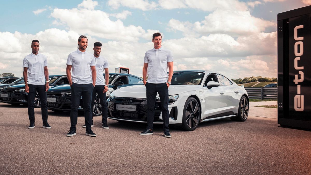 Lewandowski i jego koledzy z drużyny mieli okazję potestować e-trony GT