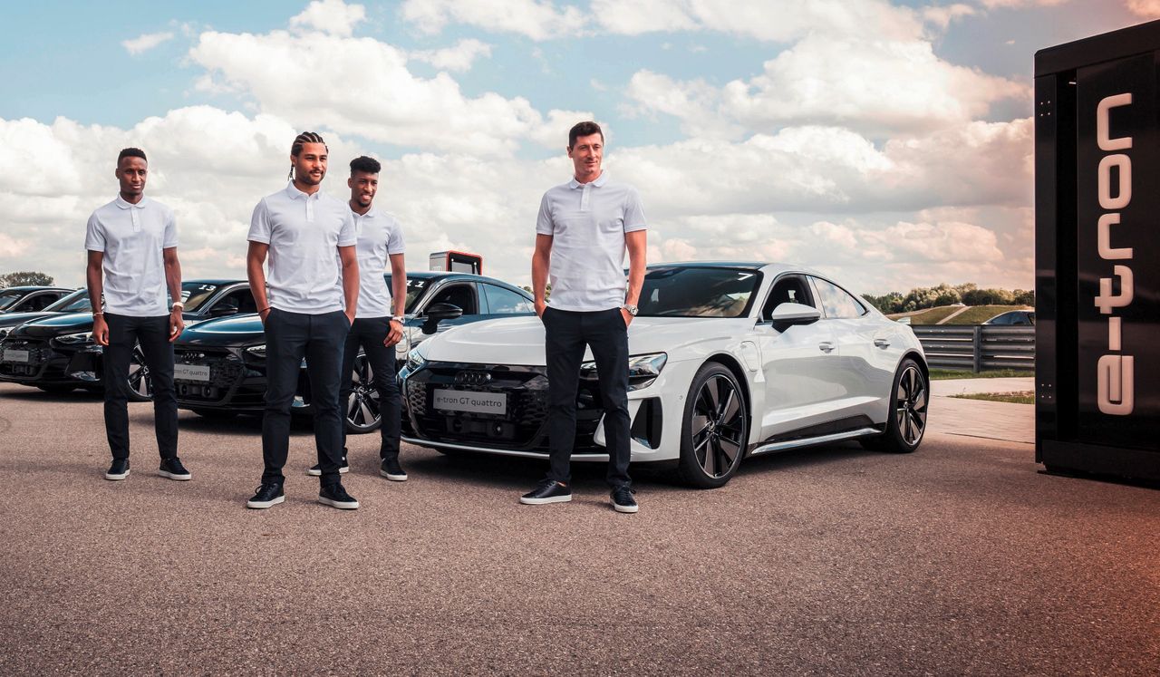 Robert Lewandowski przesiada się do audi e-trona GT. To 530-konny elektryk