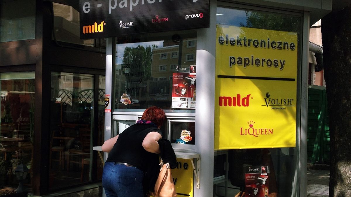 Elektroniczny dymek będzie dużo droższy. Wzrost cen odczują też palacze, którzy sami komponują liquidy.