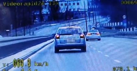 Kompletnie pijana 29-latka za kierownicą opla. Wiozła córkę do szkoły. Miała dwa promile