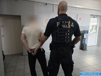 Lubin: Kryminalni zatrzymali mężczyzn podejrzanych o oszustwa