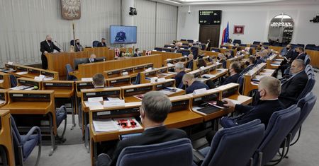 Awantura w Senacie. Stanisław Karczewski: "Łamanie regulaminu w biały dzień"