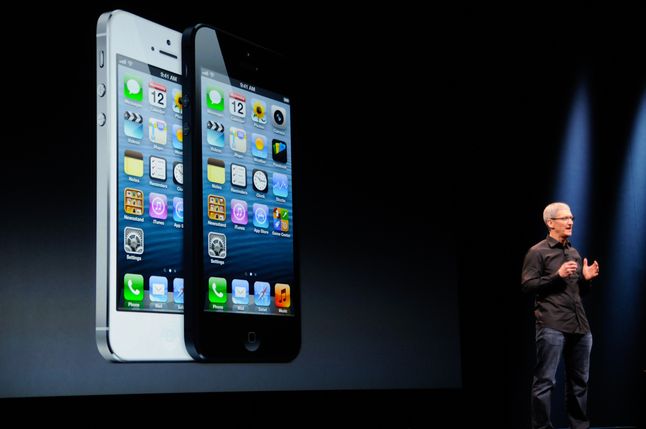 Tim Cook prezentuje iPhone'a 5, 12 września 2012
