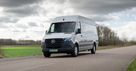 Test: Mercedes eSprinter 320 furgon – nie z potrzeby, a z przymusu