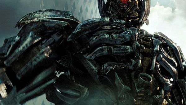 W zgliszczach miasta | recenzja Transformers: Dark of the Moon 1