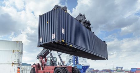 Utknął na cztery dni w kontenerze. Polak przejechał w nim 80 km