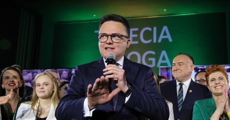 Partia Hołowni uderza we flagowy projekt Tuska. W Sejmie spór o "babciowe"