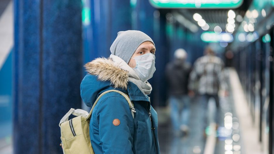Maseczki ochronne mogą obowiązywać nawet przez kilka miesięcy