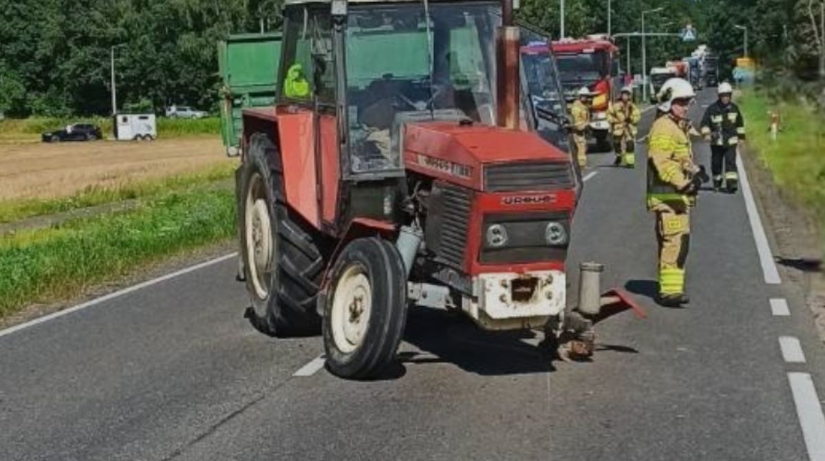 Mokre: Zderzenie samochodu z ciągnikiem. Jedna osoba została ranna
