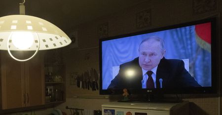 Wojna w Ukrainie. Putin desperacko broni się, żeby nic nie wyszło na jaw. W Rosji zmienili prawo