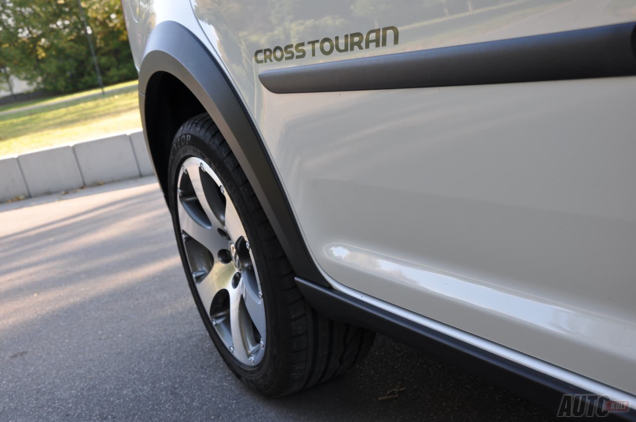 VW Cross Touran