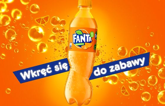 „Wkręć się do zabawy” - Fanta reklamowana w nowych butelkach ze zmienionym logo (wideo)