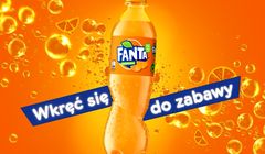„Wkręć się do zabawy” - Fanta reklamowana w nowych butelkach ze zmienionym logo (wideo)