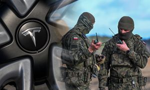 Zakaz wjazdu do jednostek wojskowych. Tesla i samochód chińskiej marki zawrócone spod bramy