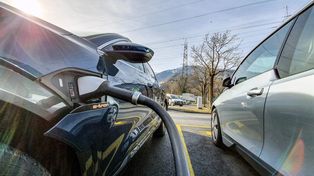 Przesiedli się na elektryki i płacz. Urzędnicy UE zrozumieli problem