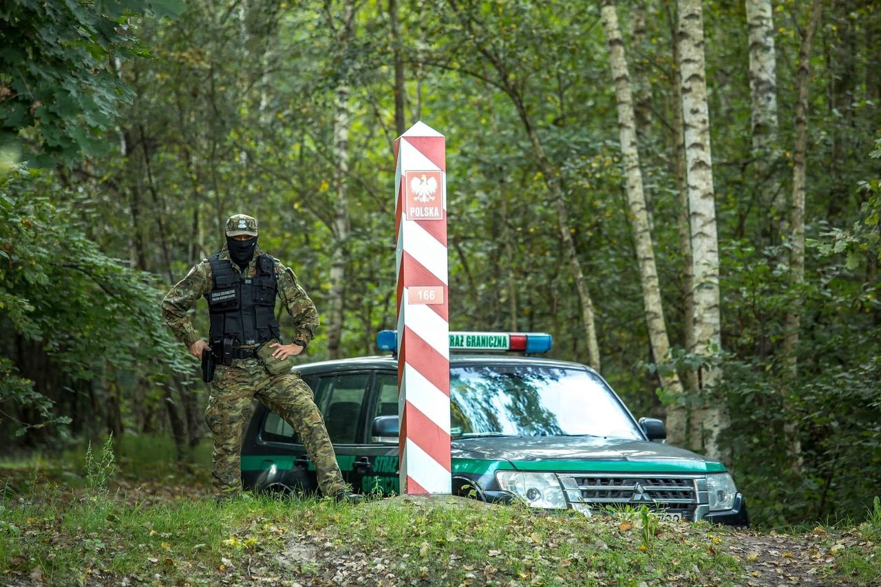 Mandat za zdjęcie ze słupem granicznym. Turyści ukarani